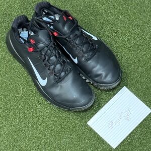 Tiger Woods '13 Men's Golf Shoe - Worn Once